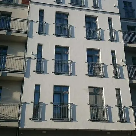 Srodka Boutique فندق بوزنان