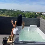 Srodka Boutique