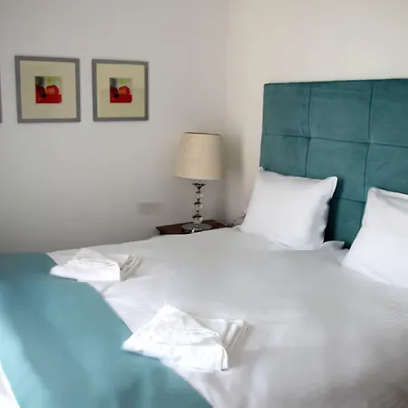 Srodka Boutique מלון 3*