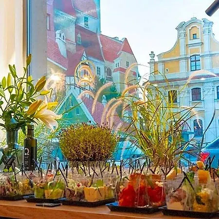 Srodka Boutique